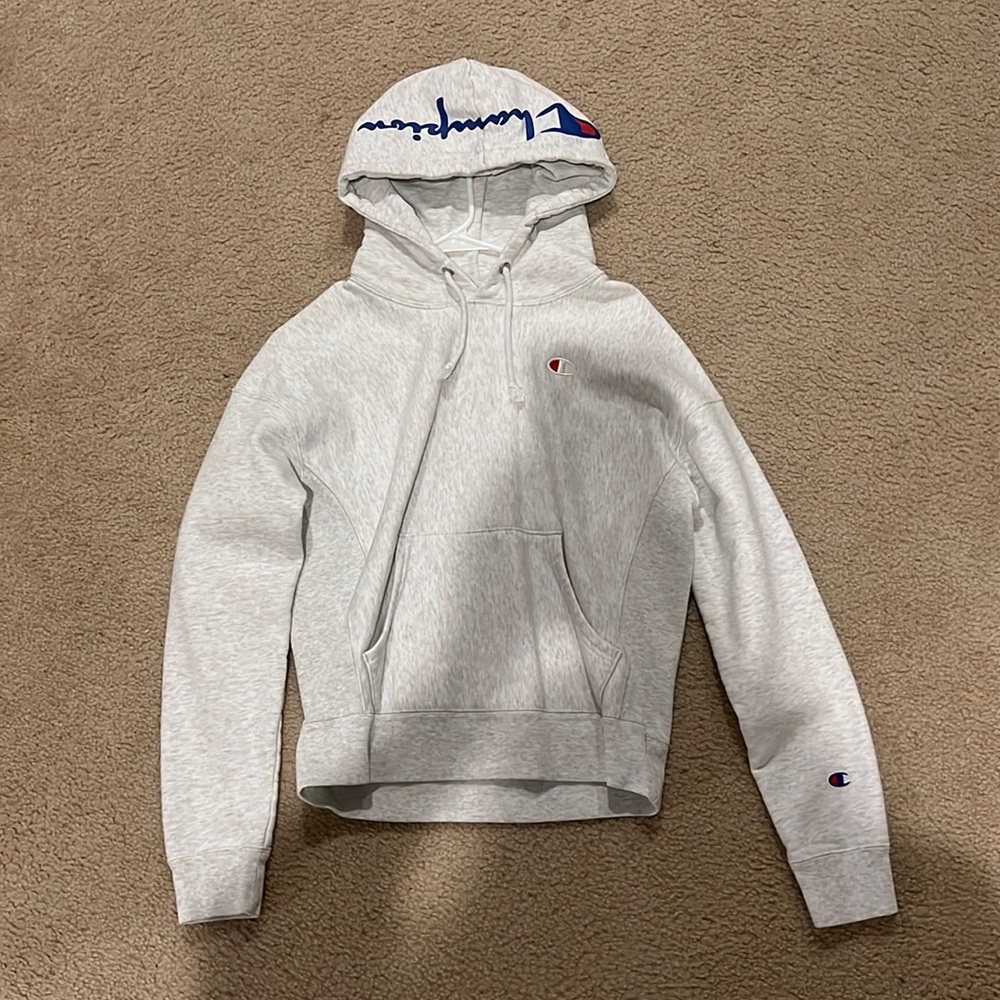 Champion reverse weave Heather gray sweatshirt in a size medium.